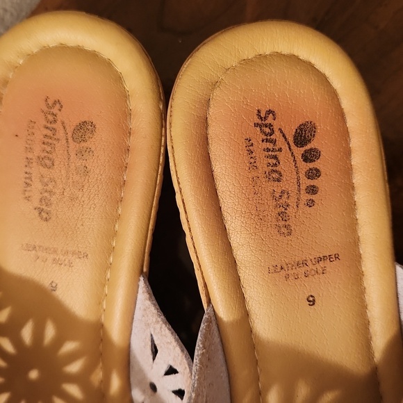 Spring Step White Leather Upper Thong Cut-Out Sandal White Size 9 - Picture 3 of 6